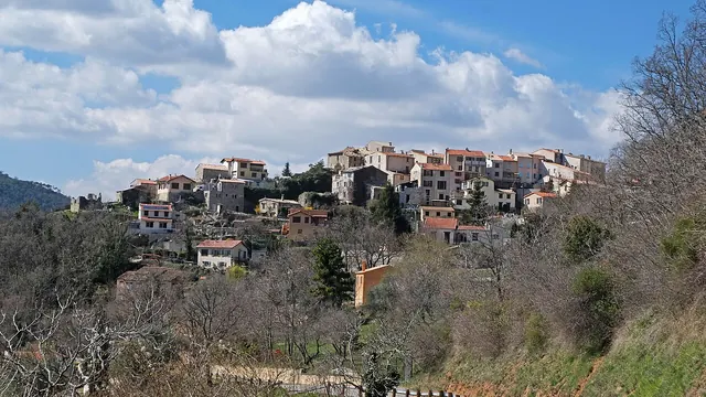 Photo de Revest-les-Roches