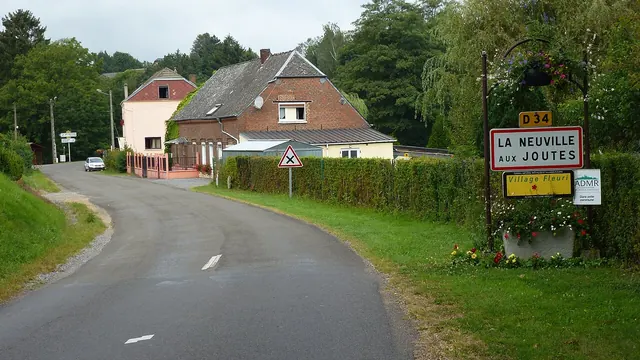 Photo de La Neuville-aux-Joûtes