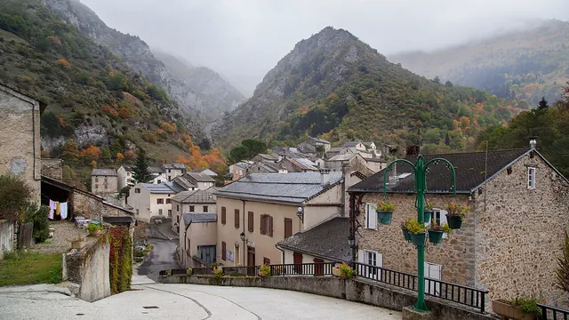 Photo de Sainte-Colombe-sur-Guette