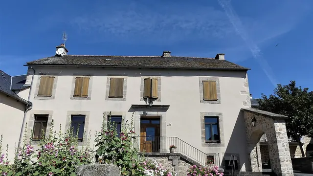 Photo de Saint-Laurent-de-Lévézou