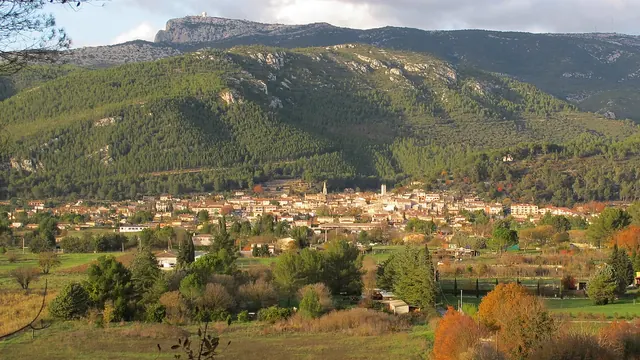Photo de Cuges-les-Pins