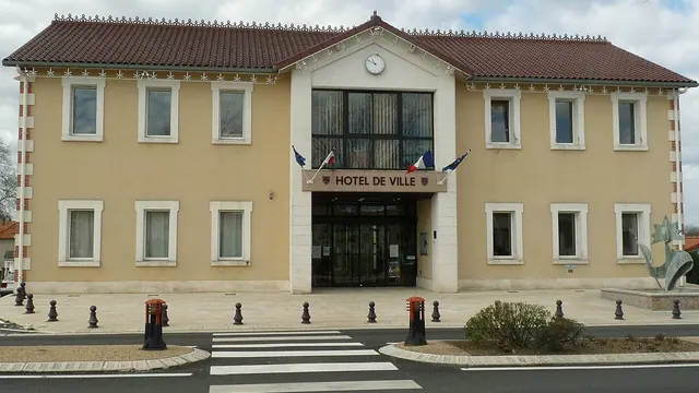 Photo de Roumazières-Loubert