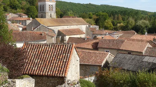 Photo de Nanteuil-en-Vallée