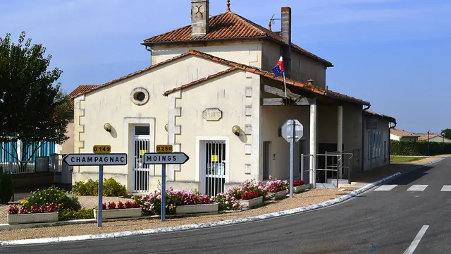 Photo de Allas-Champagne