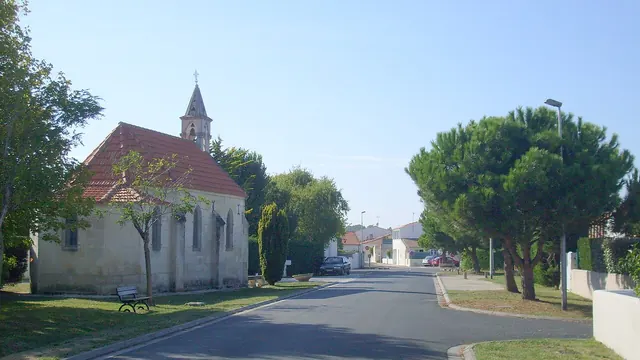 Photo de Le Grand-Village-Plage