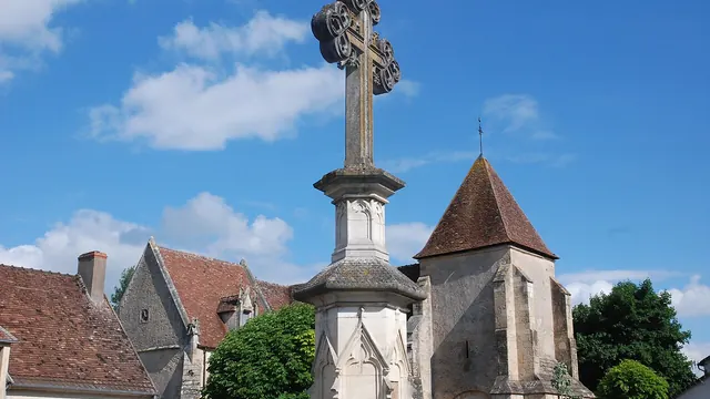 Photo de Ainay-le-Vieil