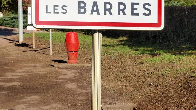 Photo de Cours-les-Barres