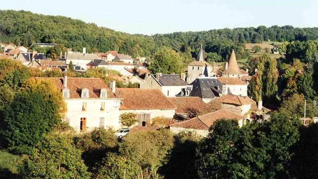 Photo de Javerlhac-et-la-Chapelle-Saint-Robert