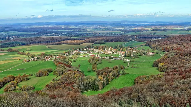 Photo de La Tour-de-Sçay