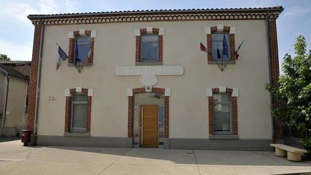 Photo de Mours-Saint-Eusèbe