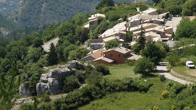 Photo de Le Poët-en-Percip