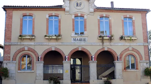 Photo de Castelnau d'Auzan Labarrère