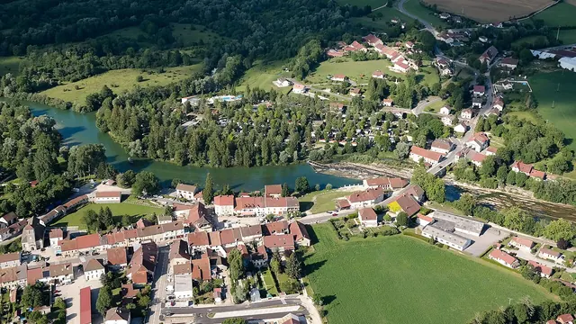 Photo de Pont-de-Poitte