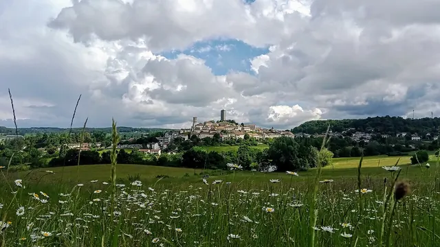 Photo de Montcuq-en-Quercy-Blanc