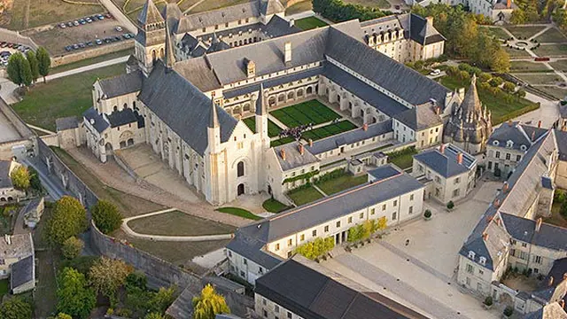 Photo de Fontevraud-l'Abbaye