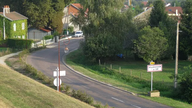 Photo de Villegusien-le-Lac