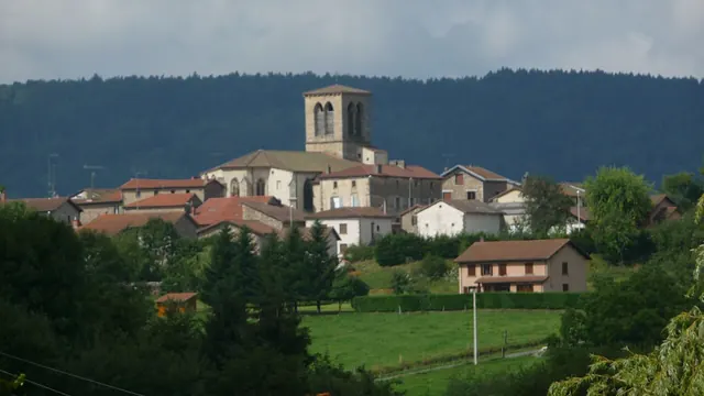 Photo de Saint-Amant-Roche-Savine