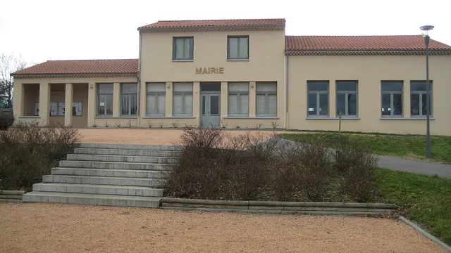 Photo de Saint-Denis-Combarnazat