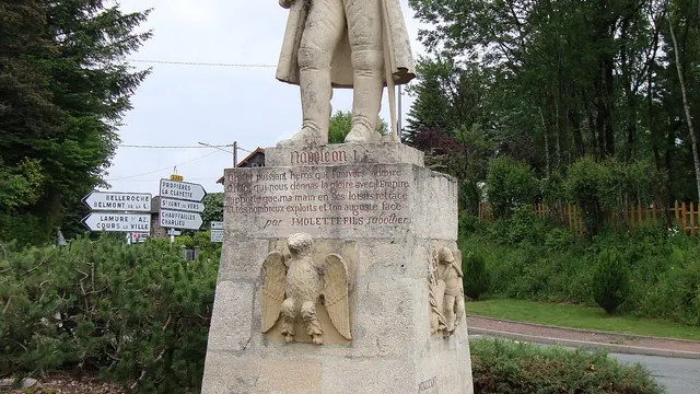 Photo de Poule-les-Écharmeaux