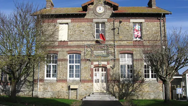 Photo de Les Chapelles-Bourbon
