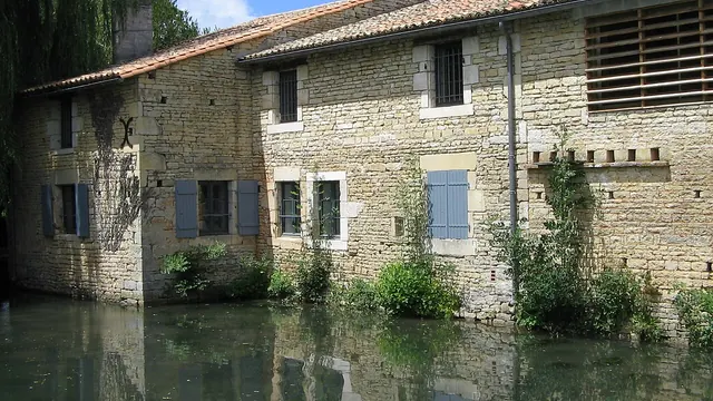 Photo de Lezay