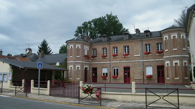 Photo de Condé-Folie