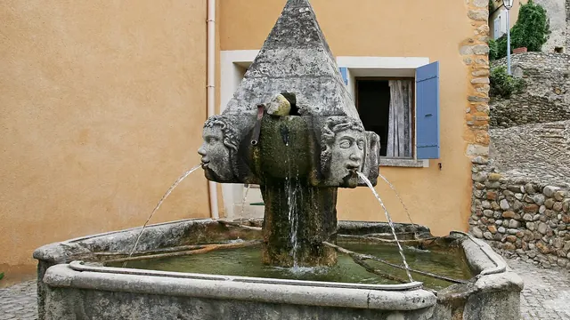 Photo de Saint-Roman-de-Malegarde